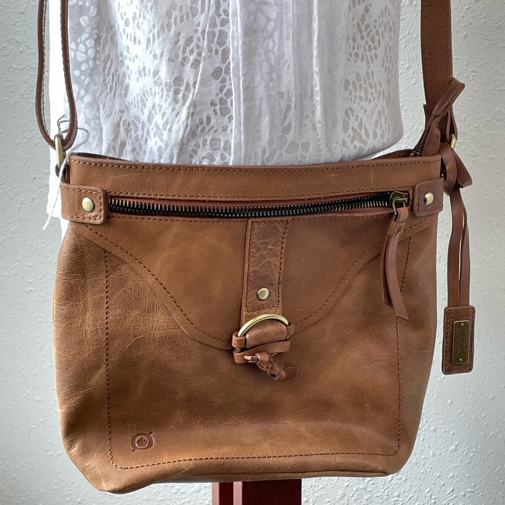 EUC Born Womens Brown Genuine Leather Crossbody Purse
